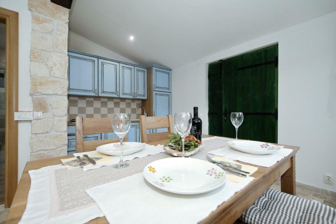 Holiday Home Petar Drage Exterior foto