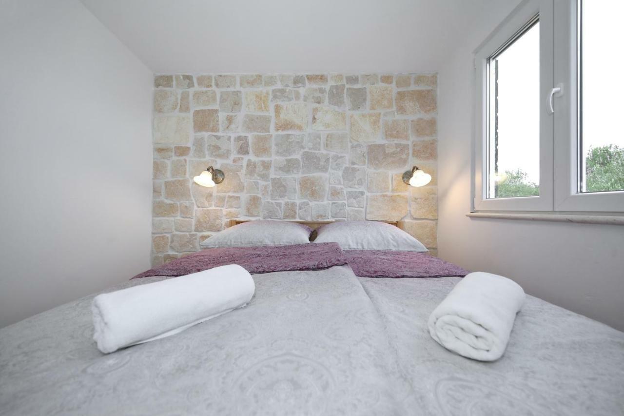 Holiday Home Petar Drage Exterior foto